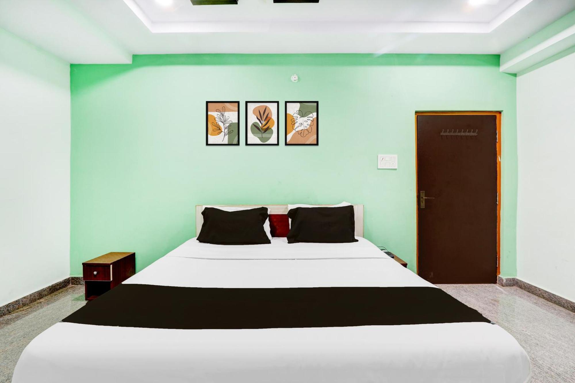 Hotel O Anoos Minarva Hyderabad Exteriör bild